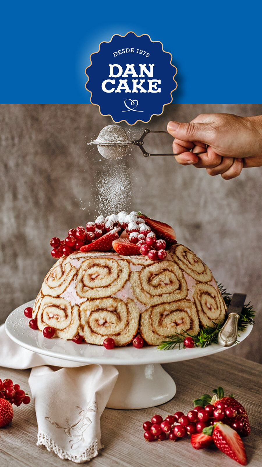 Dancake — bolo decorado com frutos vermelhos
